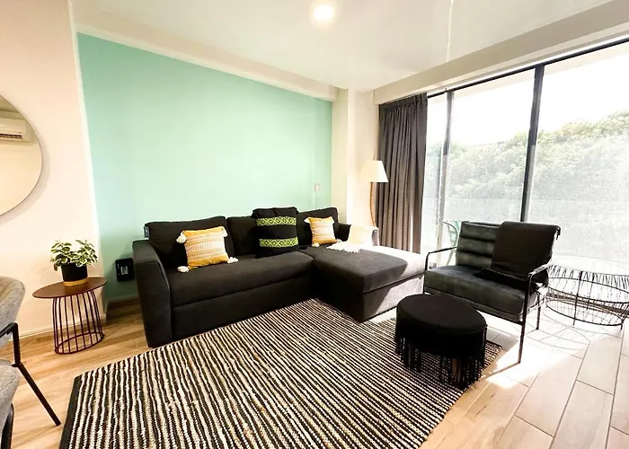 Zuhause 5th Av